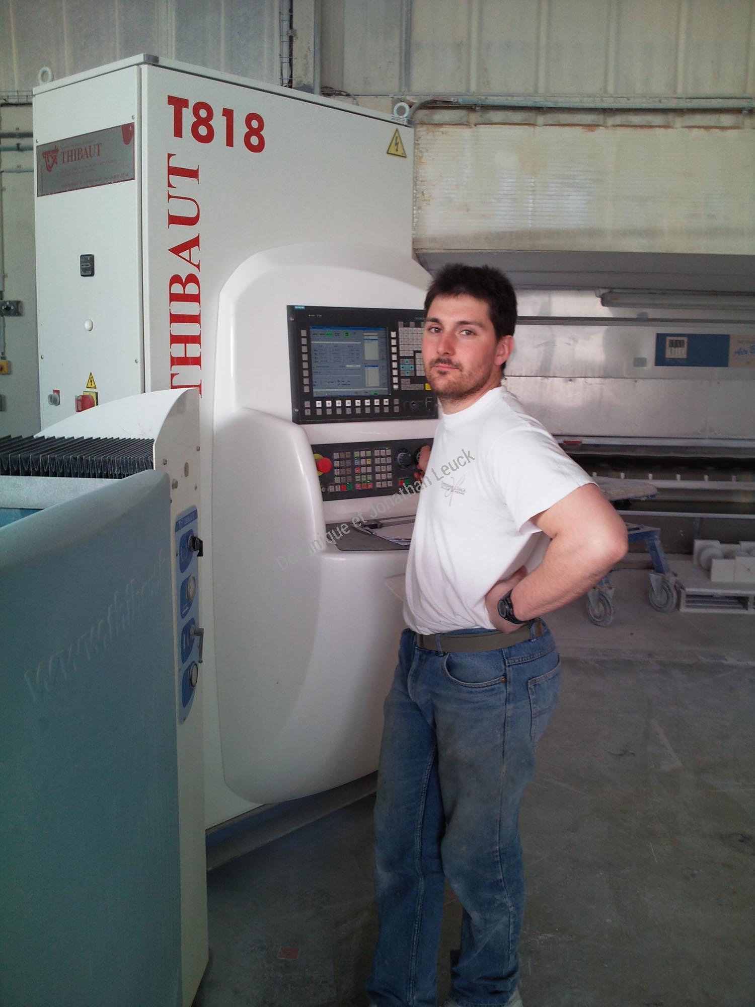 Usinage d'une pierre de bassin en Estaillades